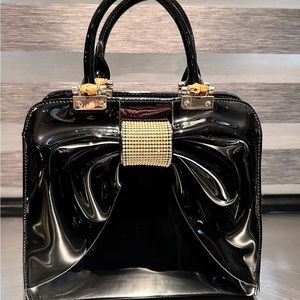 Black patent, leather retro handbag